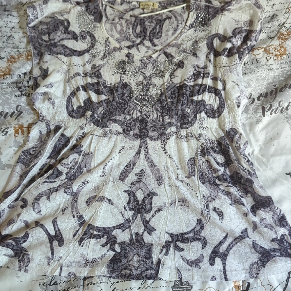 Papaya Graphic Black and White Relaxed Blouse